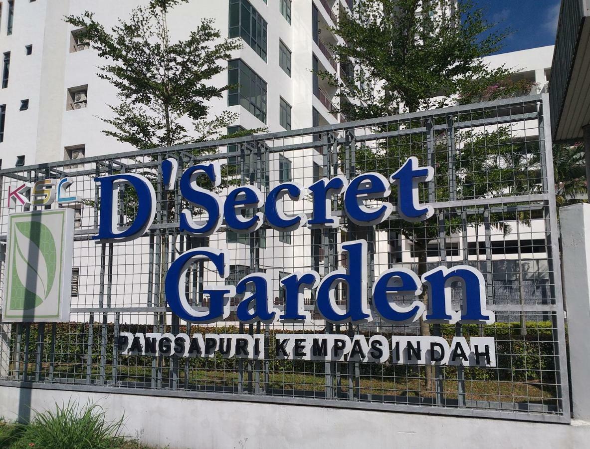 ג'והור בהרו Kempas Indah @ The Secret Garden Homestay מראה חיצוני תמונה