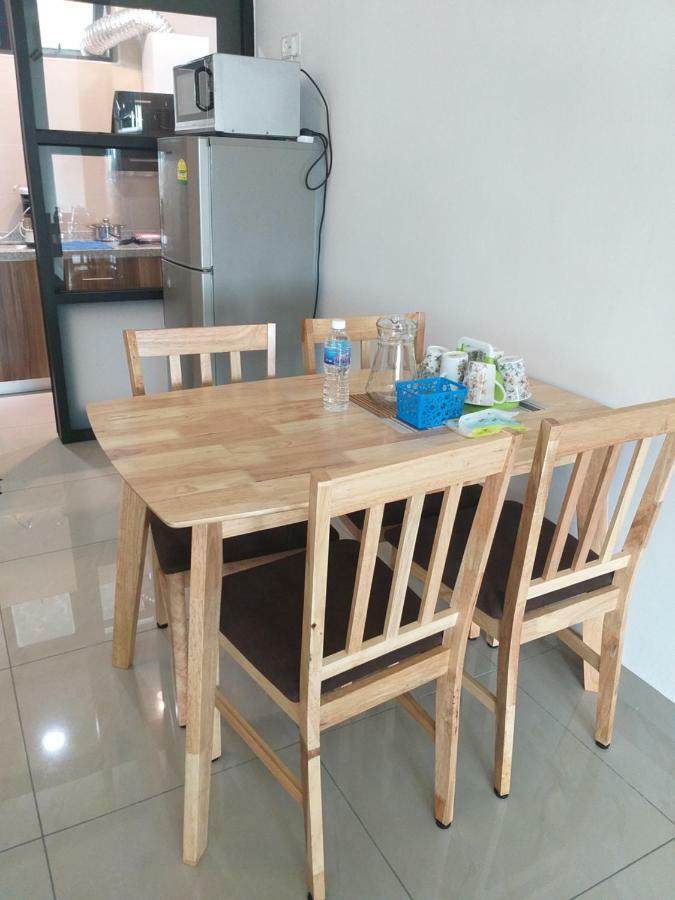 ג'והור בהרו Kempas Indah @ The Secret Garden Homestay מראה חיצוני תמונה